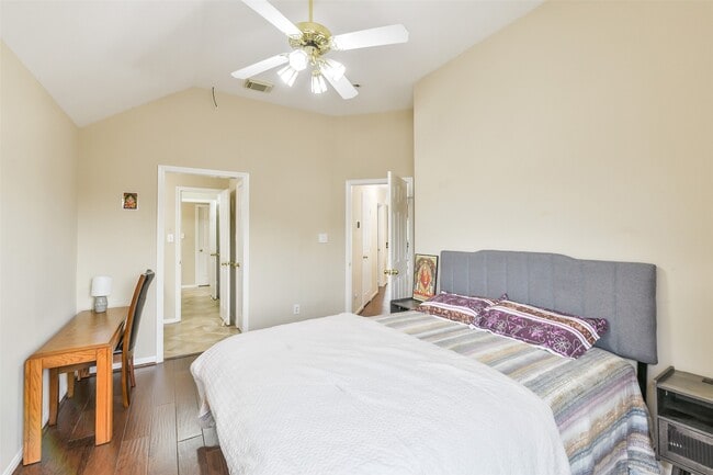 Building Photo - 3234 Shadowleaf Dr