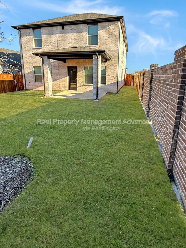 Building Photo - 614 Clover Crk Dr