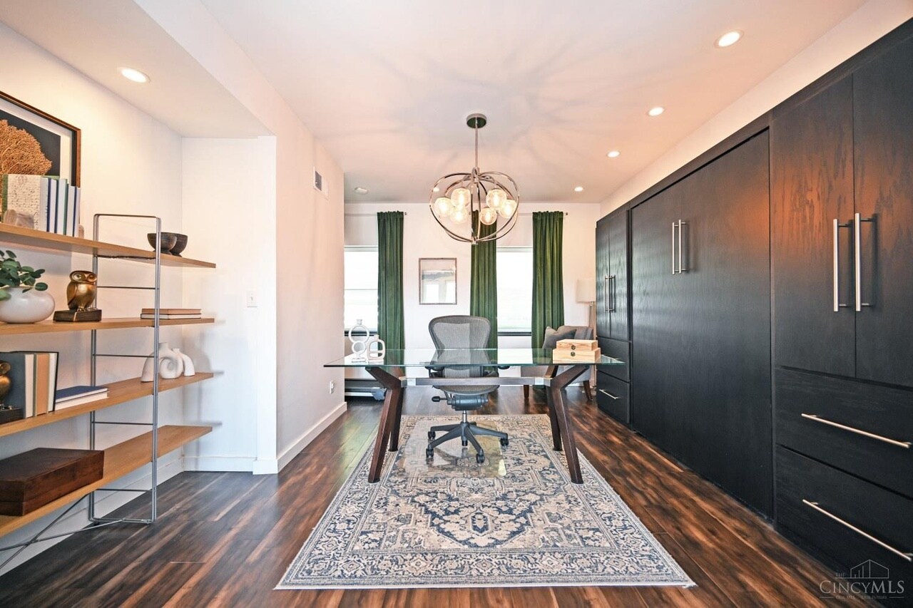 Office/Guest Bedroom with Murphy Bed - 1005 Hill St