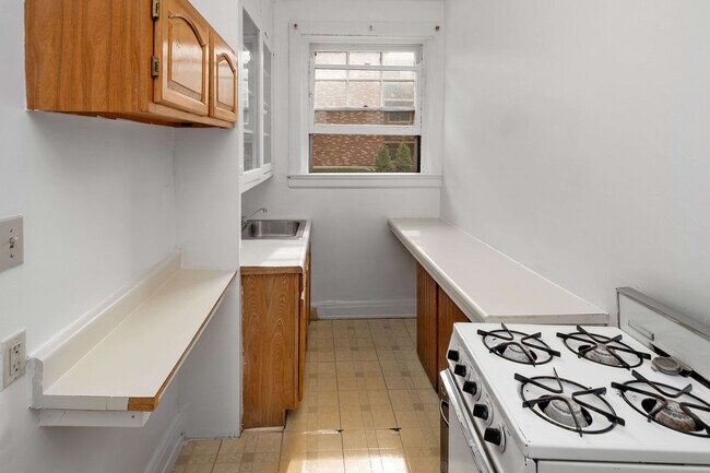 274 Senator, Unit 11 (11) - 274 Senator Place