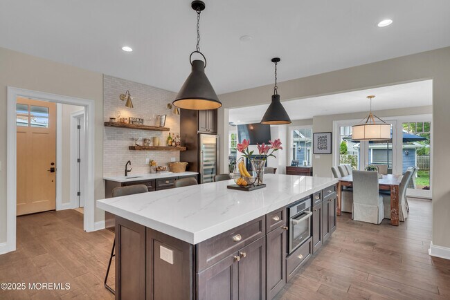 Building Photo - 2118 Edgewood Pl