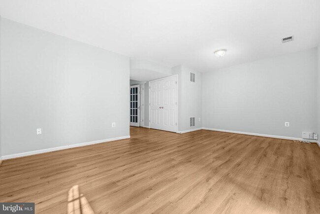 Building Photo - 6687 Roderick Loop