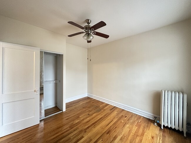 Building Photo - 960 W Cornelia Ave