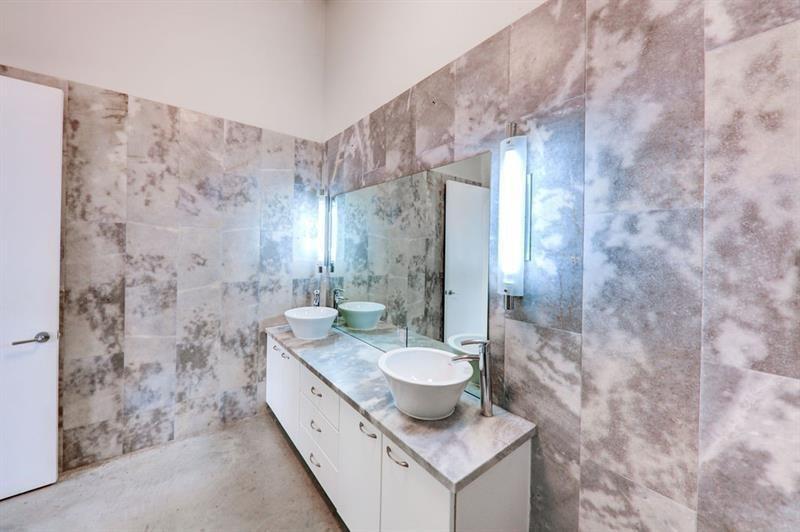 Building Photo - 435 N Andrews Ave