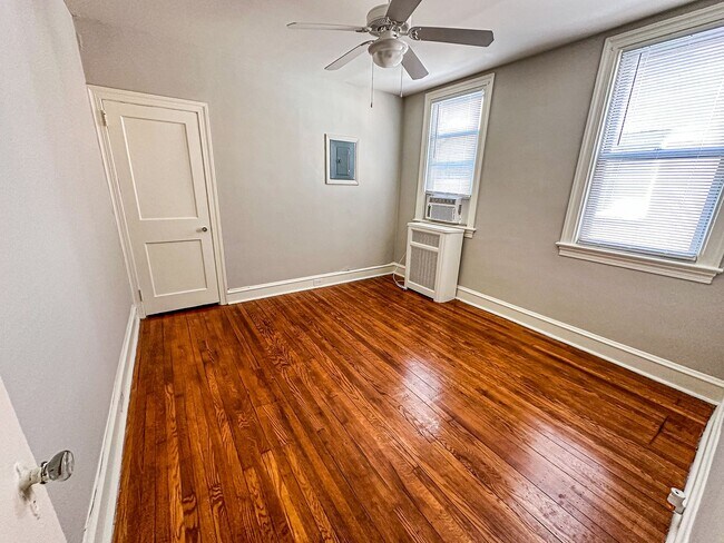 Interior Photo - Windermere Court