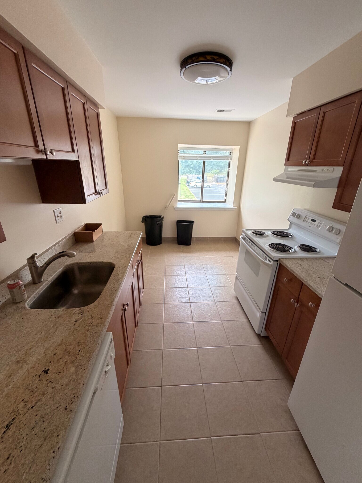 Building Photo - 252 Kips Ct