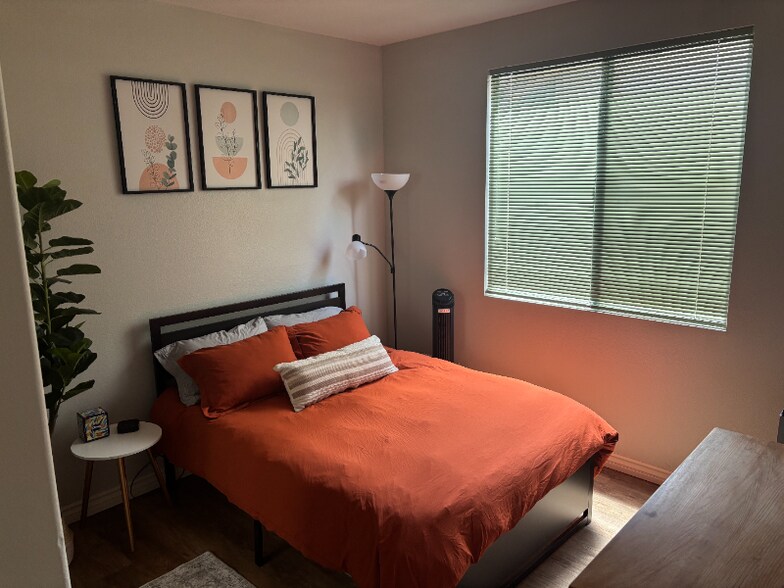 Primary Photo - 4760 Sandalwood Way