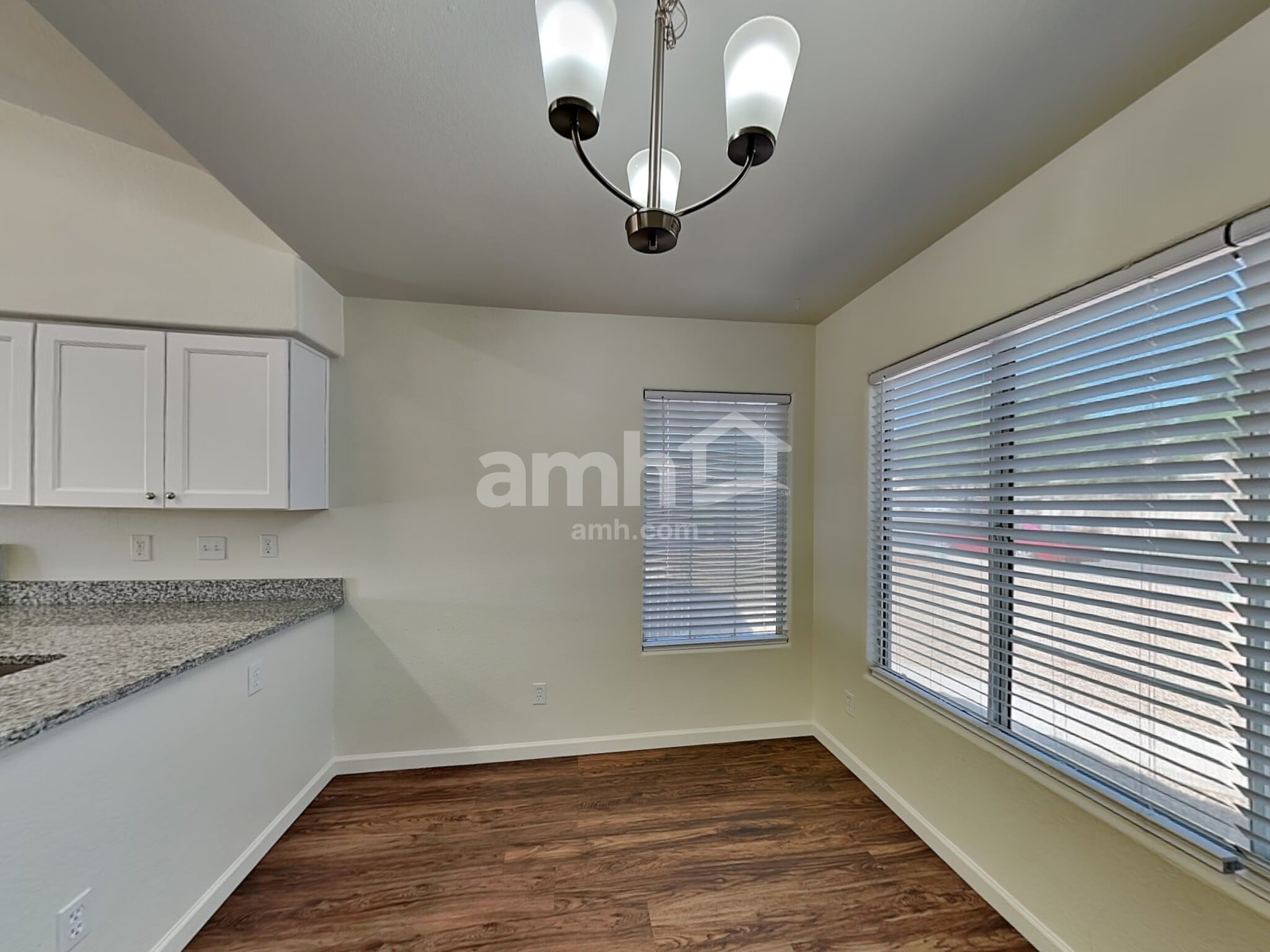 Building Photo - 7647 W Cameron Dr