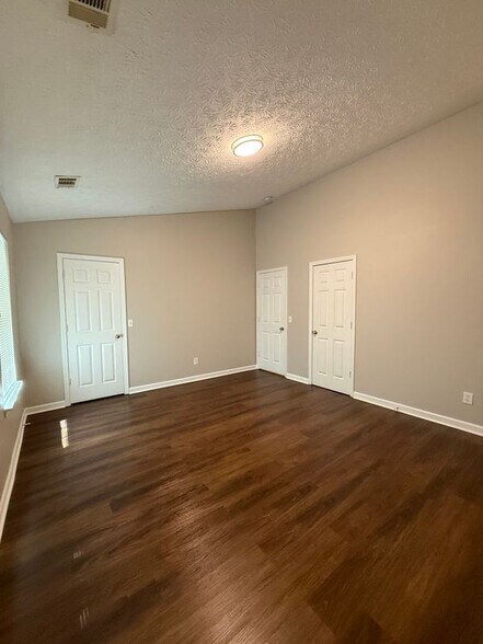 Building Photo - 6071 Camden Forrest Dr