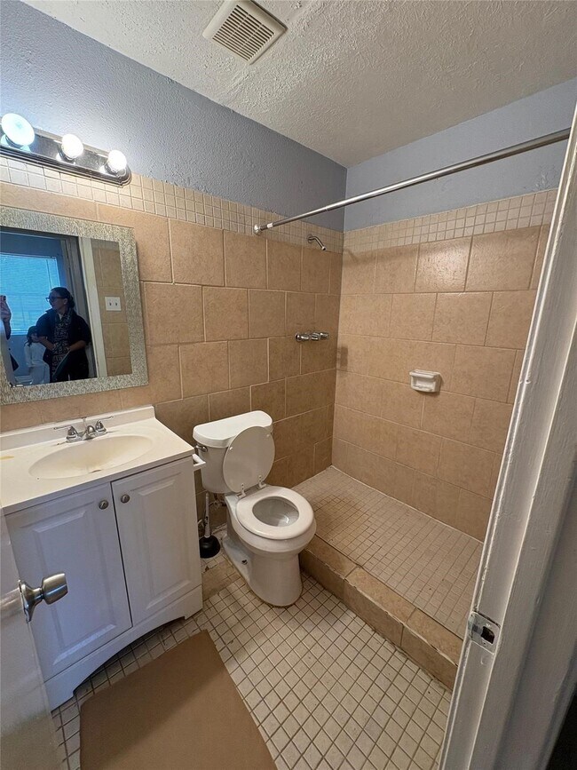 Building Photo - 9714 Galaxy St