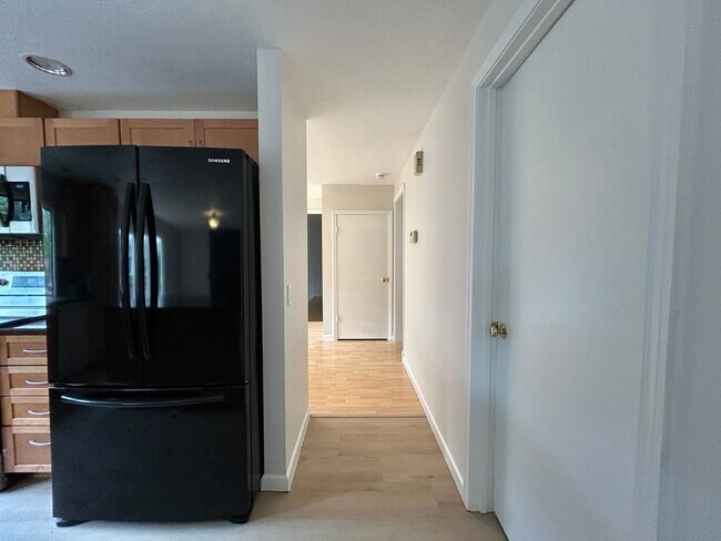 Building Photo - Large 4 Bed, 2.5 Bath House! Landscaping Included!
