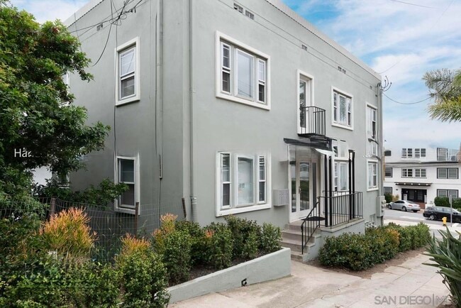 Primary Photo - 317 Hawthorn St