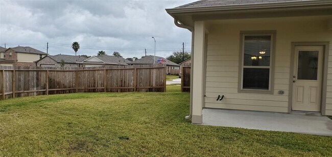 Building Photo - 2530 Remembrance Cir