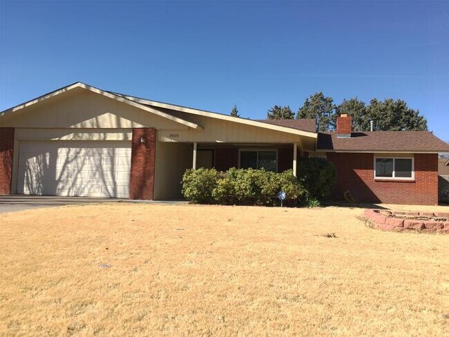 Building Photo - 2020 Glenarm Dr