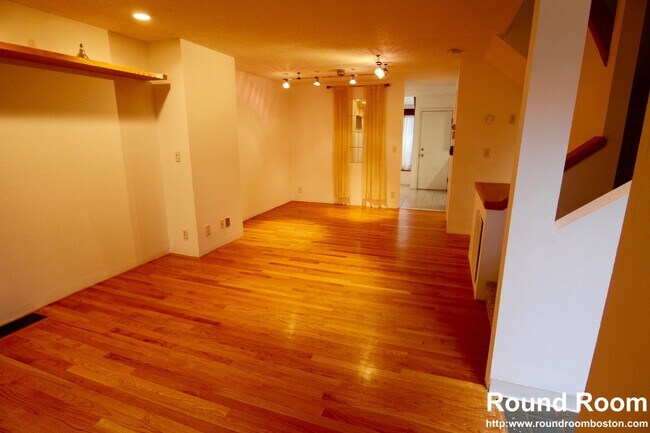 Building Photo - 17 Fresh Pond Pky