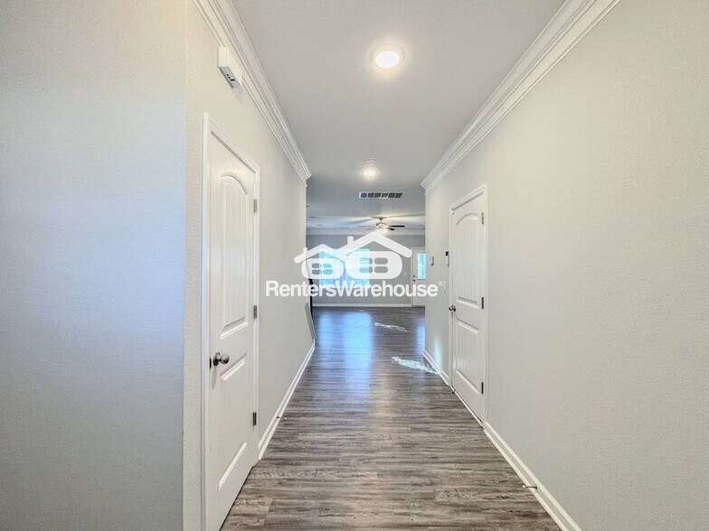 Building Photo - 609 W 29th St