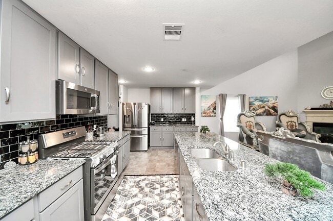 Building Photo - 2918 Silverhorn Ln