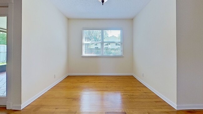 Building Photo - Beautiful Two-Story Home in Neptune Beach availabe early May!