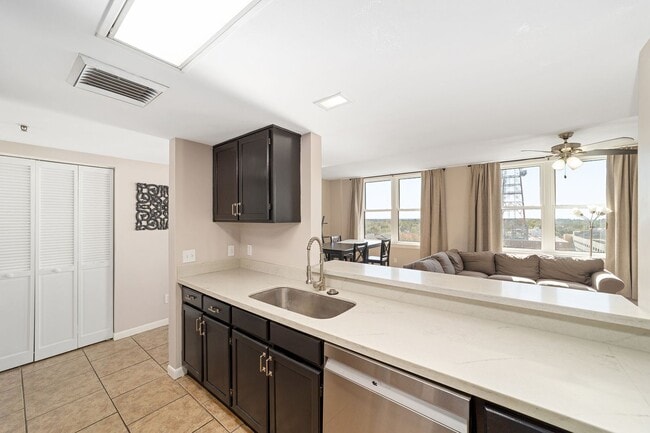 Building Photo - Seagle Building 7C