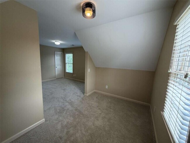 Building Photo - 768 Laurel W Ln