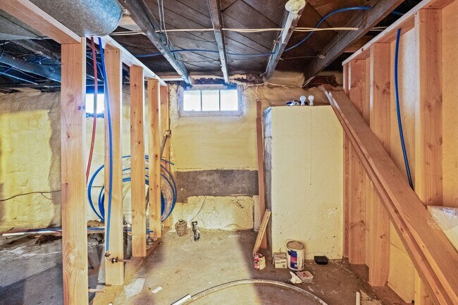 Building Photo - 206 W Waverly Pl