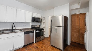 Building Photo - 1016 W Cullerton St