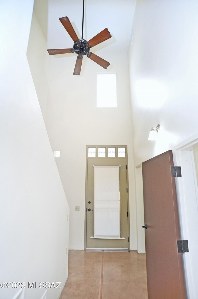 Building Photo - 1040 E Halcyon Rd