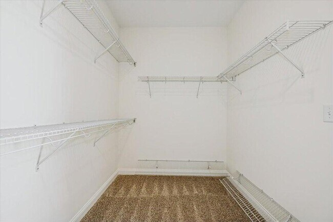 Building Photo - 105 Clearwater Dr