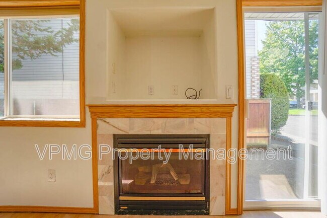 Building Photo - 5502 NE 89th Ave
