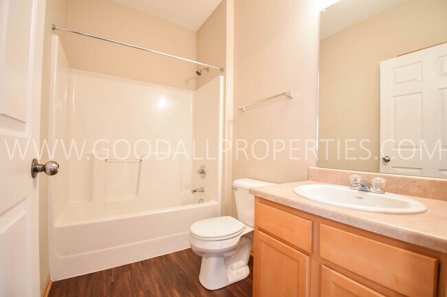 Building Photo - Welcome to this affordable 2-Bedroom, 2-Bath Condo in Johnston with Detached 1-Car Garage.