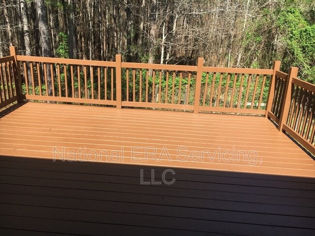 Building Photo - 753 Newport Dr