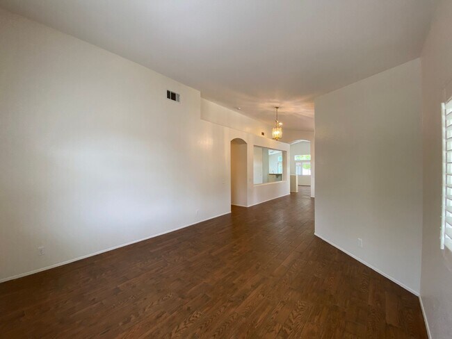 Building Photo - Spacious 3 Bedroom, 2 Bath located in Treasures of Caste Creek Community!