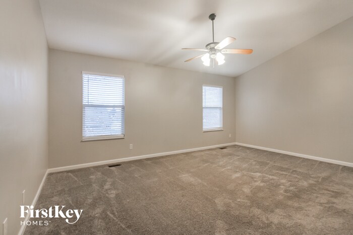Building Photo - 757 Kingston Cir