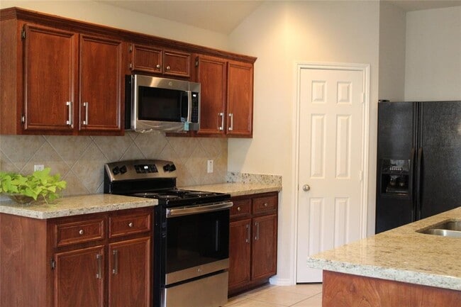 Building Photo - 22852 Lantern Hills Dr