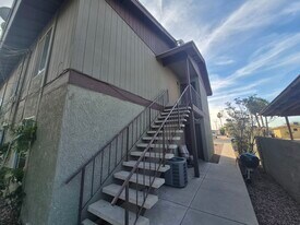 Building Photo - 851 S Horne