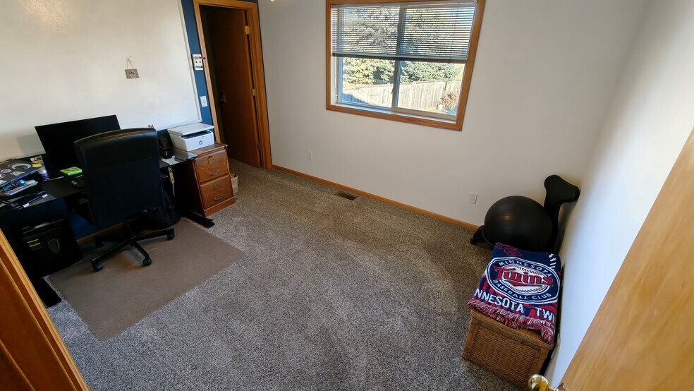 Building Photo - 1943 Parkway Ave