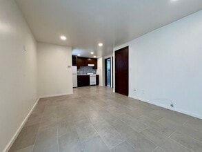 Building Photo - 9SJ