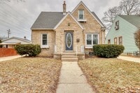 Building Photo - 122 S 77th St