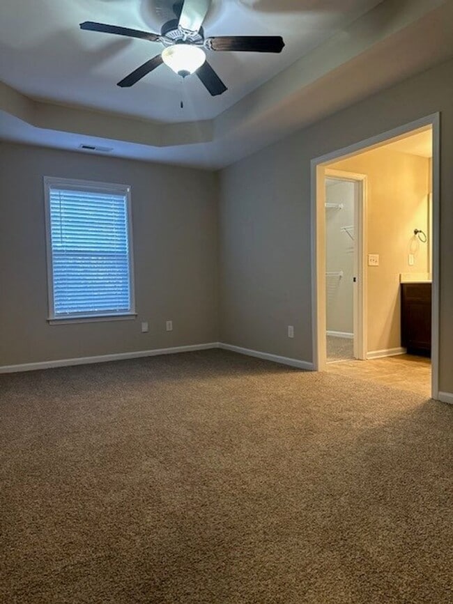 Building Photo - 3 Bed/2 Bath Home - 10 minutes to SJAFB!