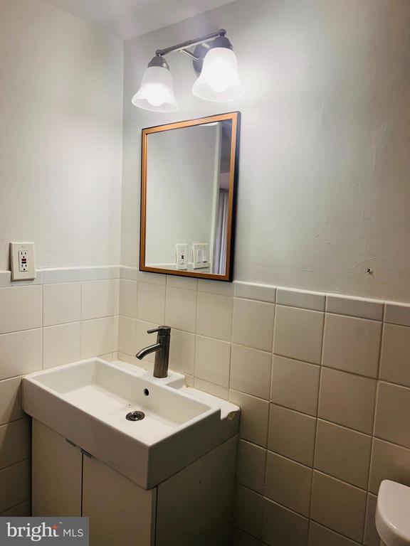 Building Photo - 1828 Metzerott Rd