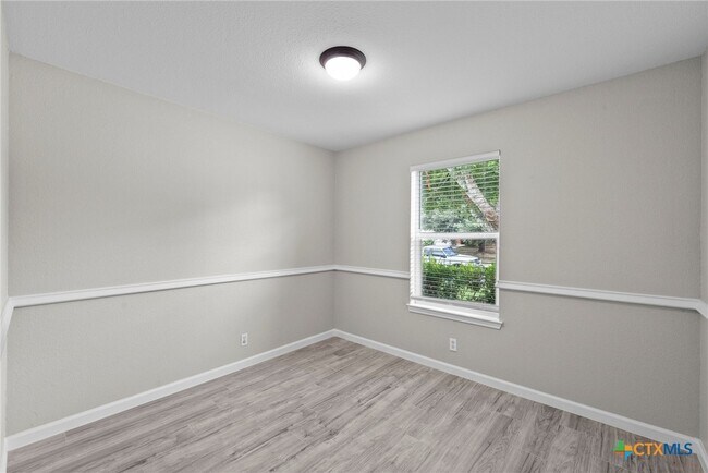 Building Photo - 104 Harvest Ln