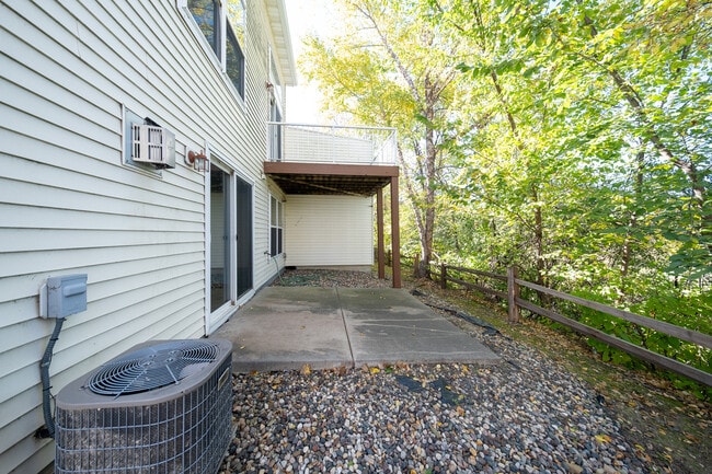 Building Photo - 4892 Bluff Heights Trail SE