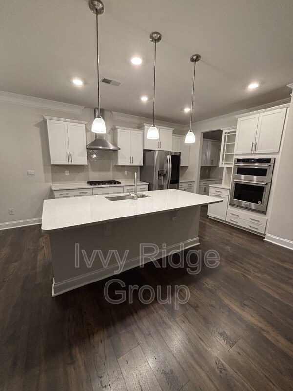 Building Photo - 4867 Tacoma Dr