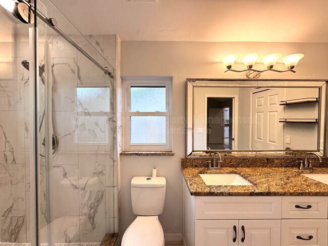 Building Photo - 721 Endeavour Dr S