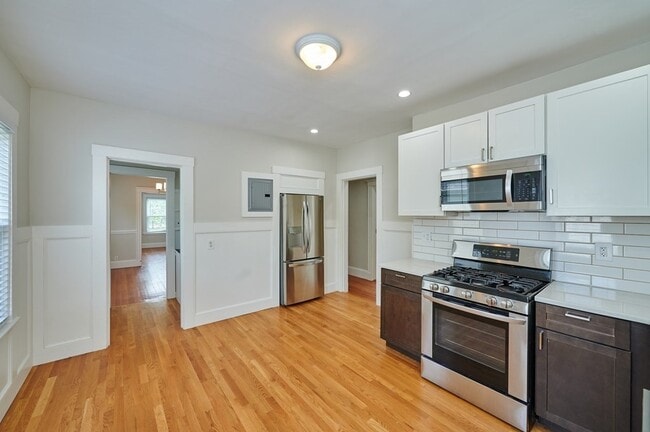 Primary Photo - 1873 Hyde Park Ave