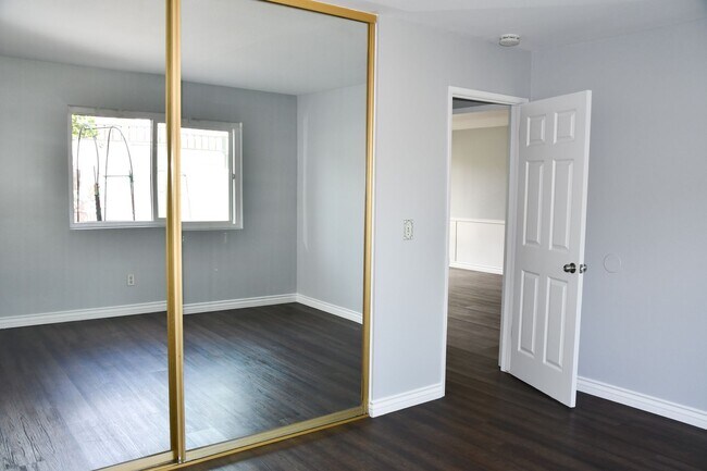 Building Photo - 660 S Glassell St