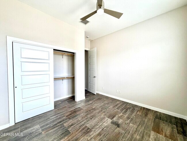 Building Photo - 12878 Clevedon St