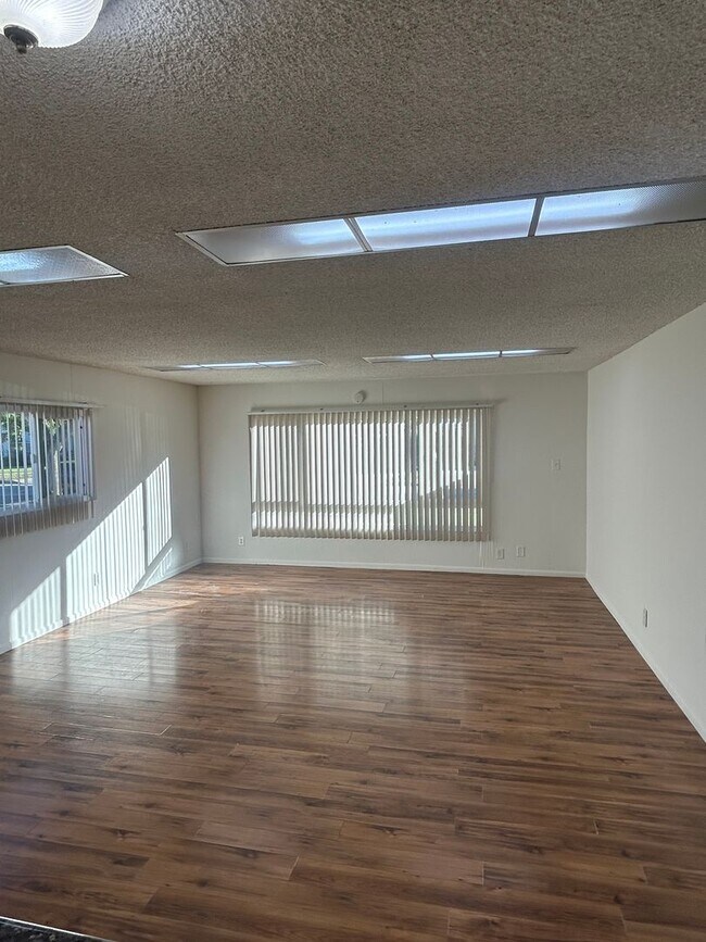 Building Photo - Large North Torrance House. Torrance Schools, Huge yard, 2 car garage hookups **OPEN HOUSE EVERY ...
