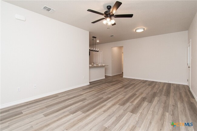 Building Photo - 121 Leon Ln