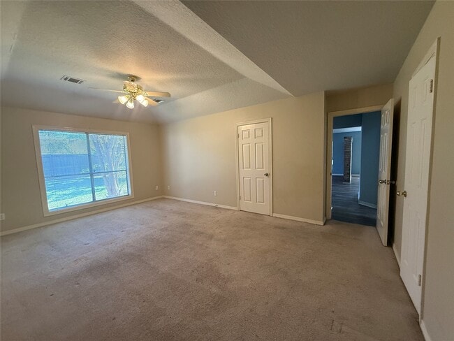 Building Photo - 523 Earls Ct Dr